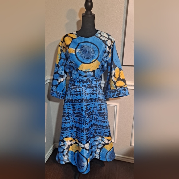 La Rose 2-piece Studded Skirt Set || See measurements - Picture 3 of 14